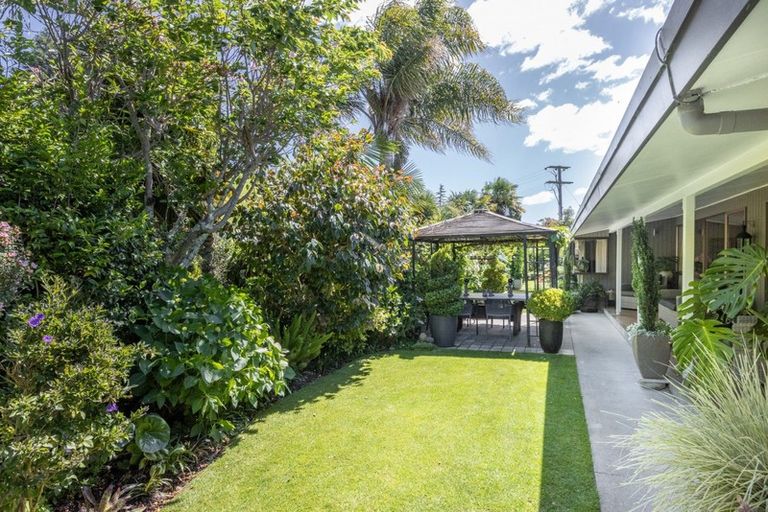 Photo of property in 72 Puketapu Road, Taradale, Napier, 4112