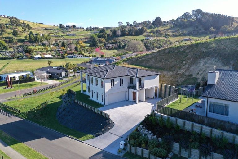 Photo of property in 1 Ridgeway Terrace, Taradale, Napier, 4112