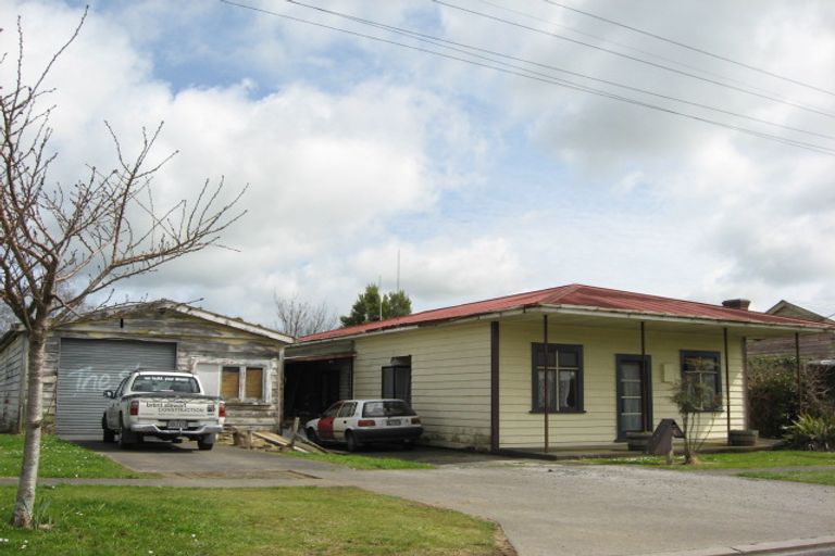 Photo of property in 16 Mahoe Street, Inglewood, 4330