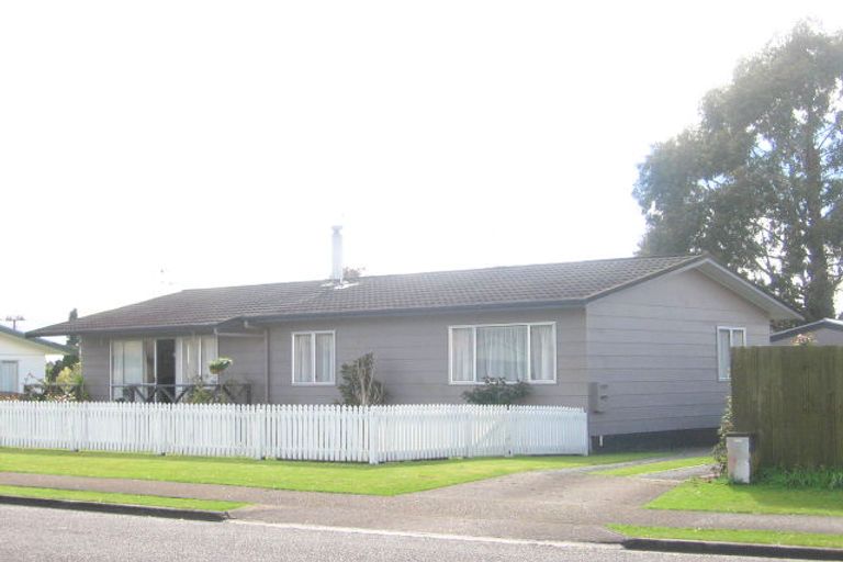 Photo of property in 10 Thebes Street, Pomare, Rotorua, 3015