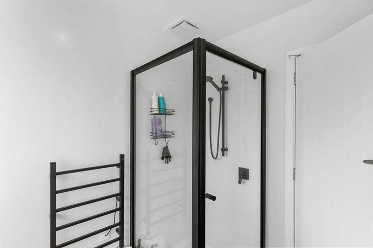 Photo of property in 142 Pacific Road, North New Brighton, Christchurch, 8083