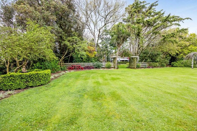 Photo of property in 279 Manutahi Road, Lepperton, New Plymouth, 4372