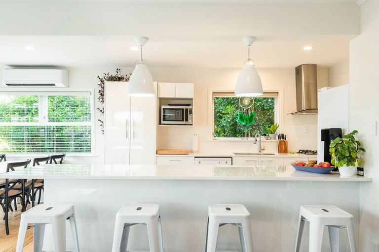 Photo of property in 1/24 William Souter Street, Forrest Hill, Auckland, 0620