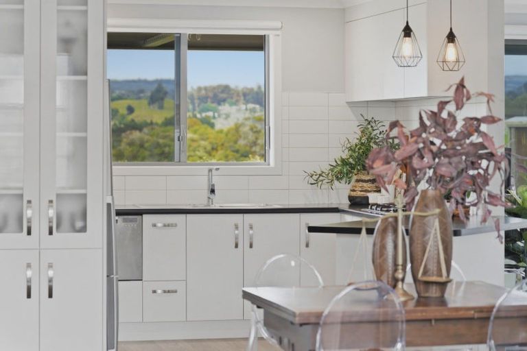 Photo of property in Waterview Estate, 28/4 Greystone Place, Omokoroa, 3114