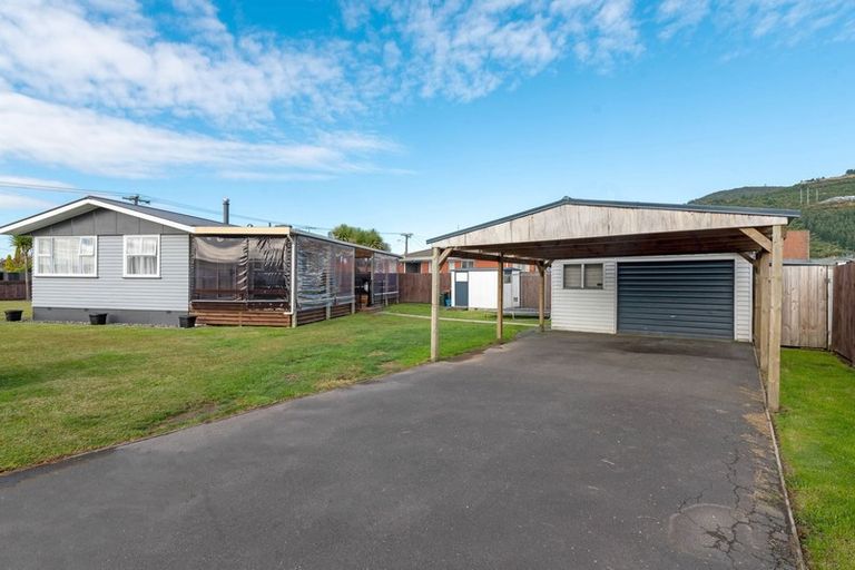 Photo of property in 19 Fenruss Street, Fairy Springs, Rotorua, 3015