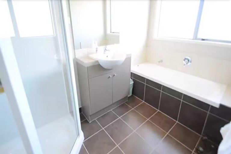 Photo of property in 8 Barnacle Rise, Red Beach, 0932