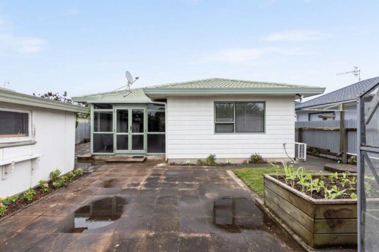 Photo of property in 2/40 Alamein Crescent, Onekawa, Napier, 4110