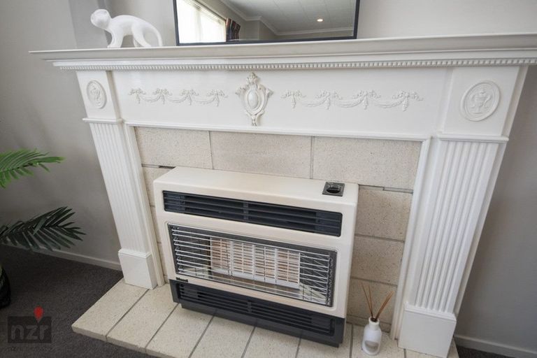 Photo of property in 37 Humphries Place, Awapuni, Palmerston North, 4412