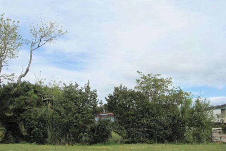 Photo of property in 17 Parkinson Street, Tolaga Bay, 4077