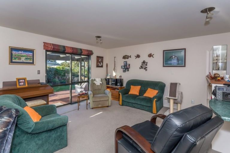 Photo of property in 50 Kent Avenue, Waitarere Beach, Levin, 5510