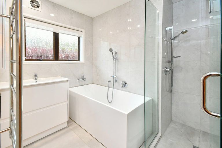 Photo of property in 38 Rushgreen Avenue, Pahurehure, Papakura, 2113