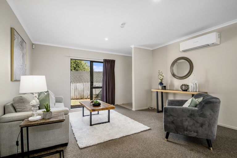 Photo of property in 57b Sabulite Road, Kelston, Auckland, 0602