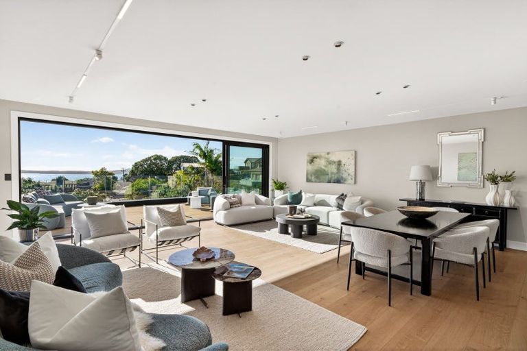 Photo of property in 52 Beach Road, Castor Bay, Auckland, 0620