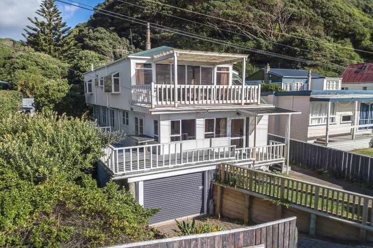 Photo of property in 25 Ocean Parade, Pukerua Bay, 5026