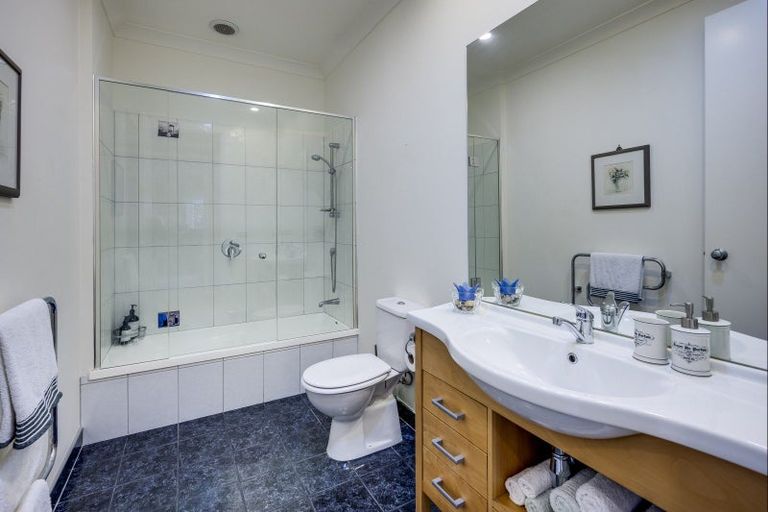 Photo of property in Heynes Place, 11 Heynes Place, Clive, 4102