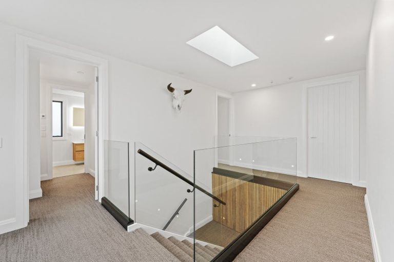 Photo of property in 33 Botanical Heights Drive, Waipahihi, Taupo, 3330