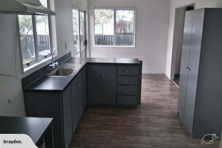 Photo of property in 3 Bryce Place, Kelvin Grove, Palmerston North, 4414