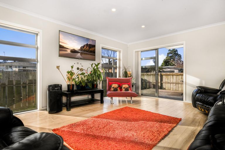 Photo of property in 6a Braeburn Place, Takanini, 2112