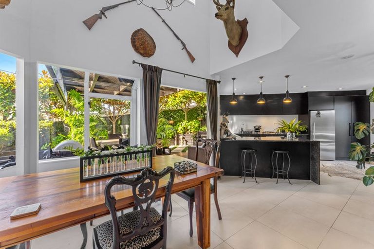 Photo of property in 1/19 Heathcote Road, Castor Bay, Auckland, 0620