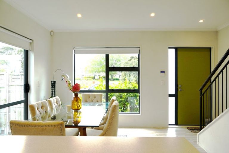 Photo of property in 13 Nganui Avenue, Takanini, 2112