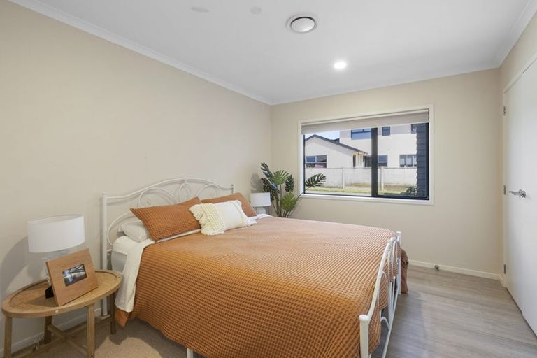 Photo of property in 9 Sampson Avenue, Waiwhakaiho, New Plymouth, 4312