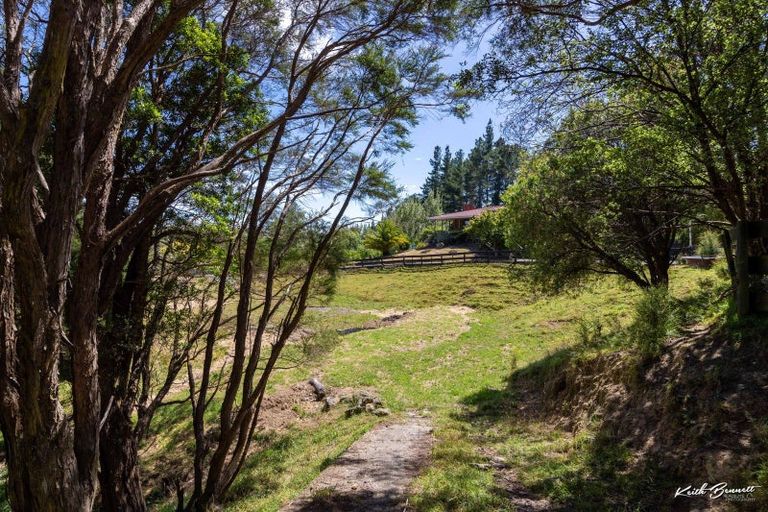 Photo of property in 243 Katherine Mansfield Drive, Whitemans Valley, Upper Hutt, 5371