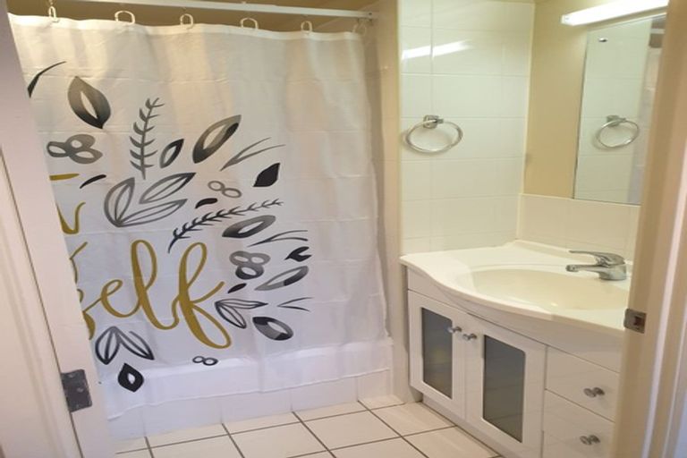 Photo of property in The Rennaissance, 12j/18 Ronwood Avenue, Manukau, Auckland, 2104