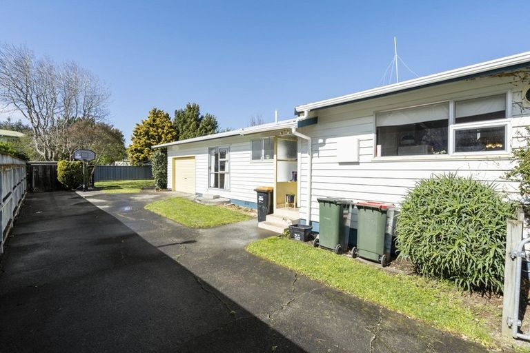 Photo of property in 53 John F Kennedy Drive, Milson, Palmerston North, 4414