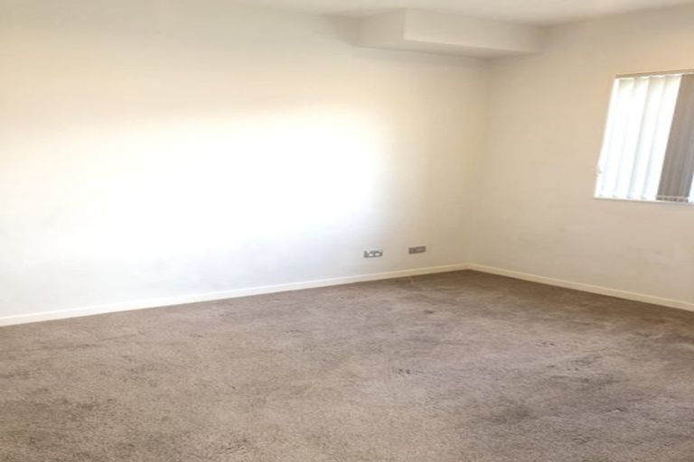 Photo of property in 4 Carrickdawson Drive, Flat Bush, Auckland, 2019