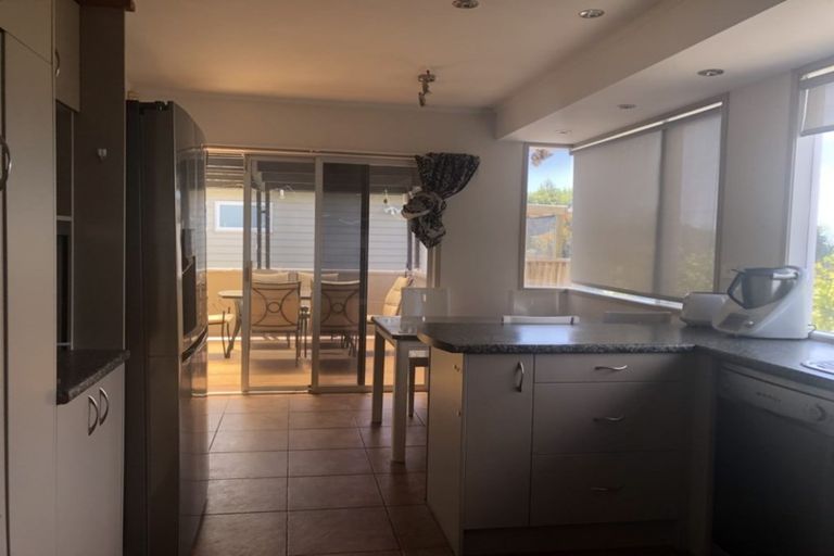 Photo of property in 8 Advene Road, Cockle Bay, Auckland, 2014