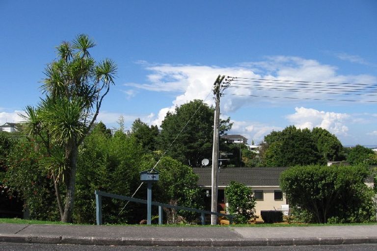 Photo of property in 2/33 Auld Street, Torbay, Auckland, 0630