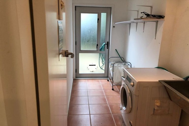 Photo of property in 11 Fenton Terrace, Cockle Bay, Auckland, 2014