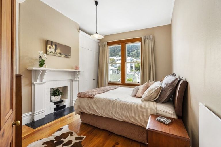 Photo of property in 8 Porritt Avenue, Mount Victoria, Wellington, 6011