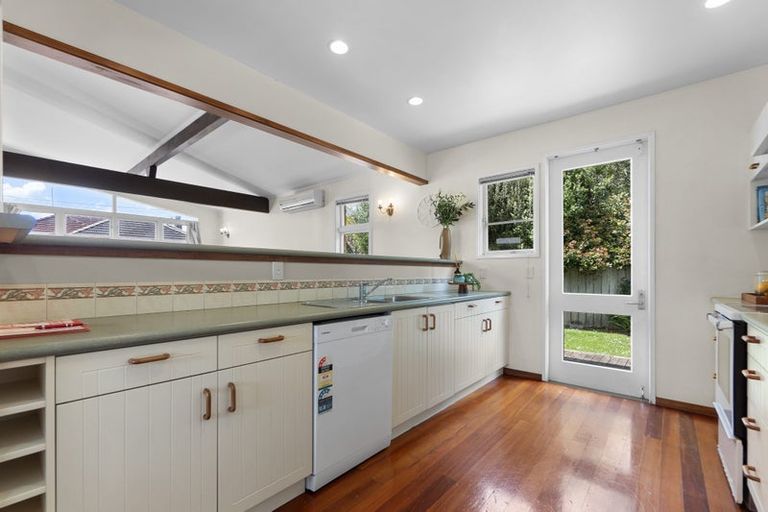 Photo of property in 24 Braid Road, St Andrews, Hamilton, 3200