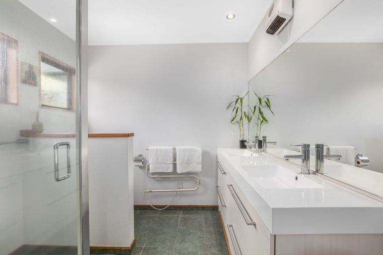 Photo of property in 40 Makora Road, Otaihanga, Paraparaumu, 5036