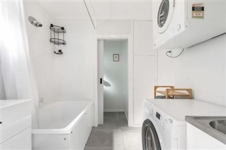 Photo of property in 1/34 Drome View Place, Beach Haven, Auckland, 0626