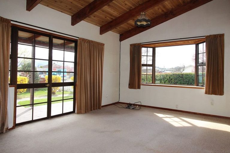 Photo of property in 12 Ashworth Street, Alexandra, 9320