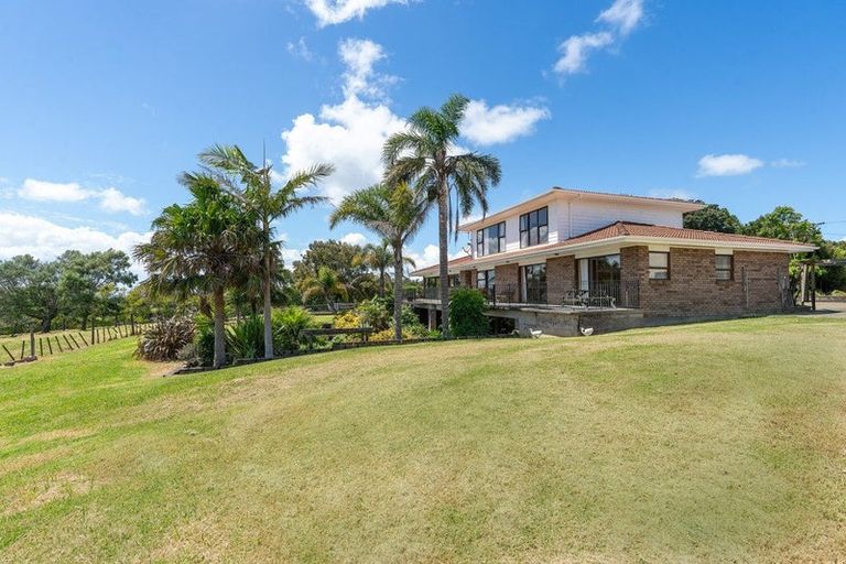 Photo of property in 14 Peters Lane, Taupaki, Henderson, 0782