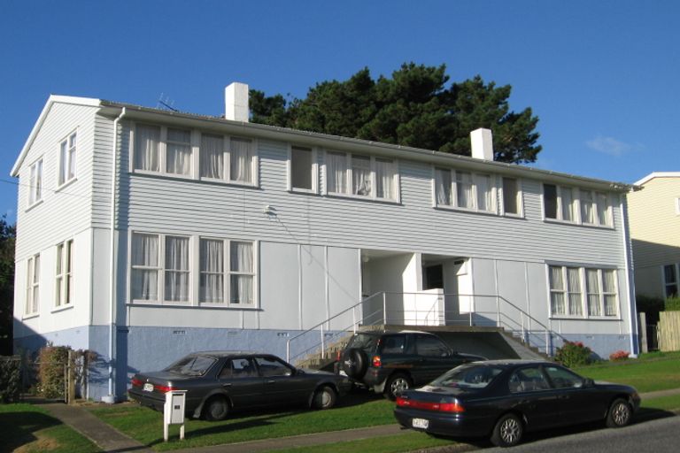 Photo of property in 83-85 Sievers Grove, Cannons Creek, Porirua, 5024