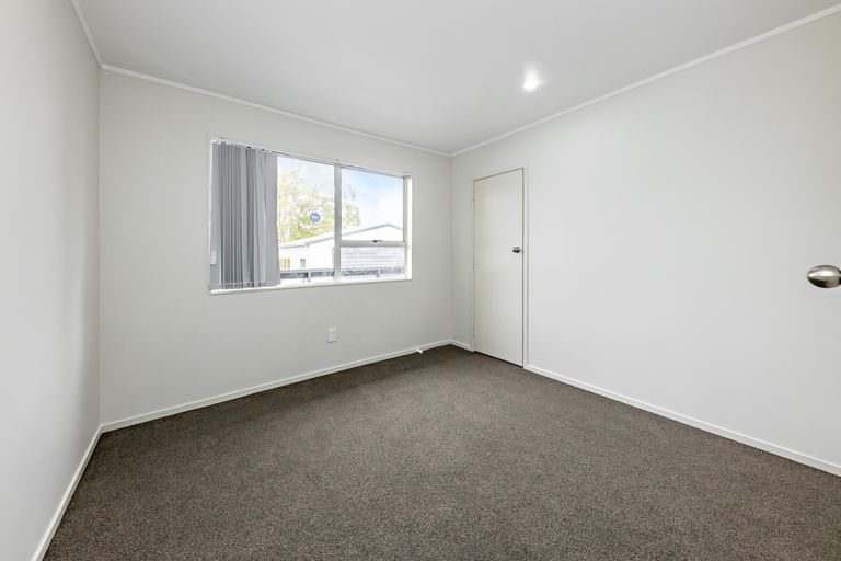 Photo of property in 367 Roscommon Road, Clendon Park, Auckland, 2103