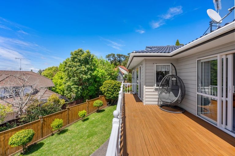 Photo of property in 18 Murano Place, Chatswood, Auckland, 0626