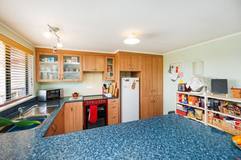 Photo of property in 1931 Parewanui Road, Parewanui, Bulls, 4894