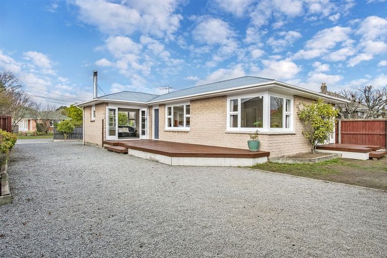 Photo of property in 33 Charlcott Street, Burnside, Christchurch, 8053