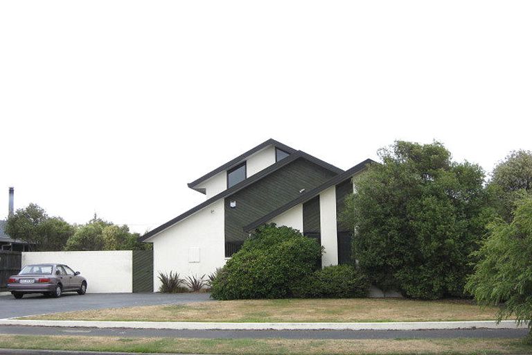 Photo of property in 52 Anglesea Avenue, Parklands, Christchurch, 8083