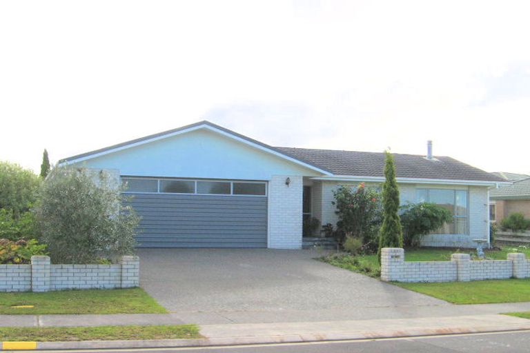 Photo of property in 53 Lakeside Drive, Orewa, 0931