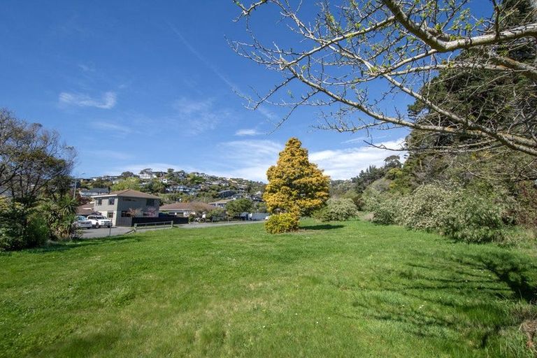 Photo of property in 8 Aratoro Place, Mount Pleasant, Christchurch, 8081