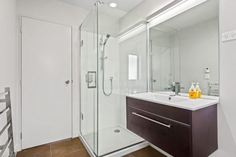 Photo of property in 65 Wallace Road, Mangere Bridge, Auckland, 2022