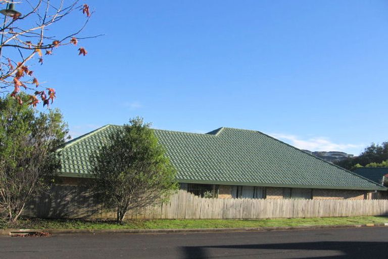 Photo of property in 80 De Havilland Drive, Goodwood Heights, Auckland, 2105