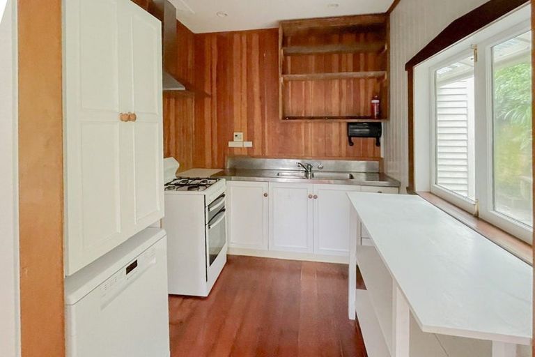 Photo of property in 38 Ribble Street, Island Bay, Wellington, 6023