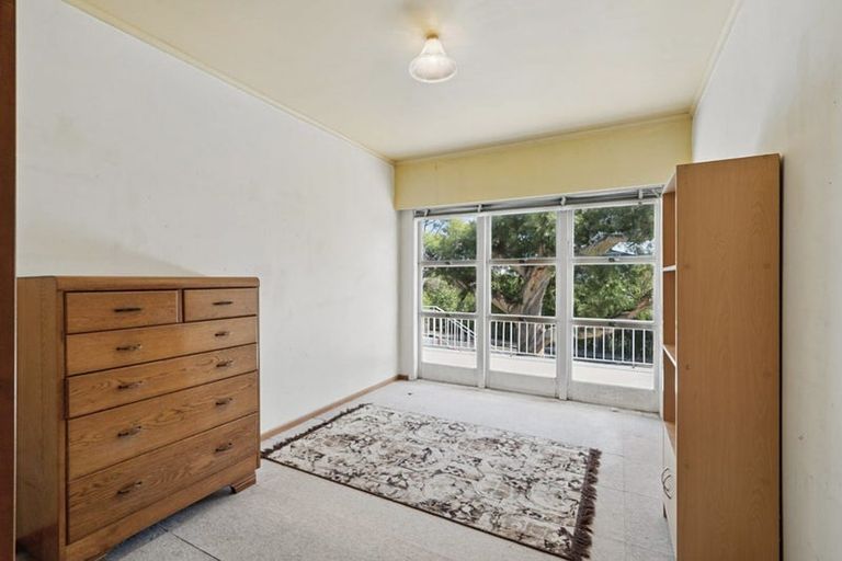 Photo of property in 18 Millbrook Road, Henderson, Auckland, 0612